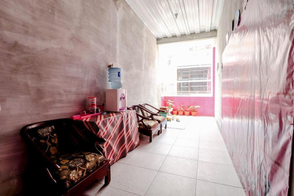 Pinky Guest House Syariah Kota Batu Eksteriør bilde